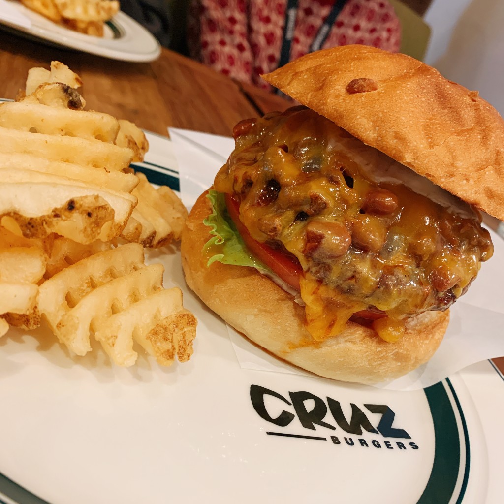 こわっぱーさんが投稿した四谷三栄町ハンバーガーのお店CRUZBURGERS Burger&CraftBeer/クルズバーガーズ バーガーアンドクラフトビアの写真