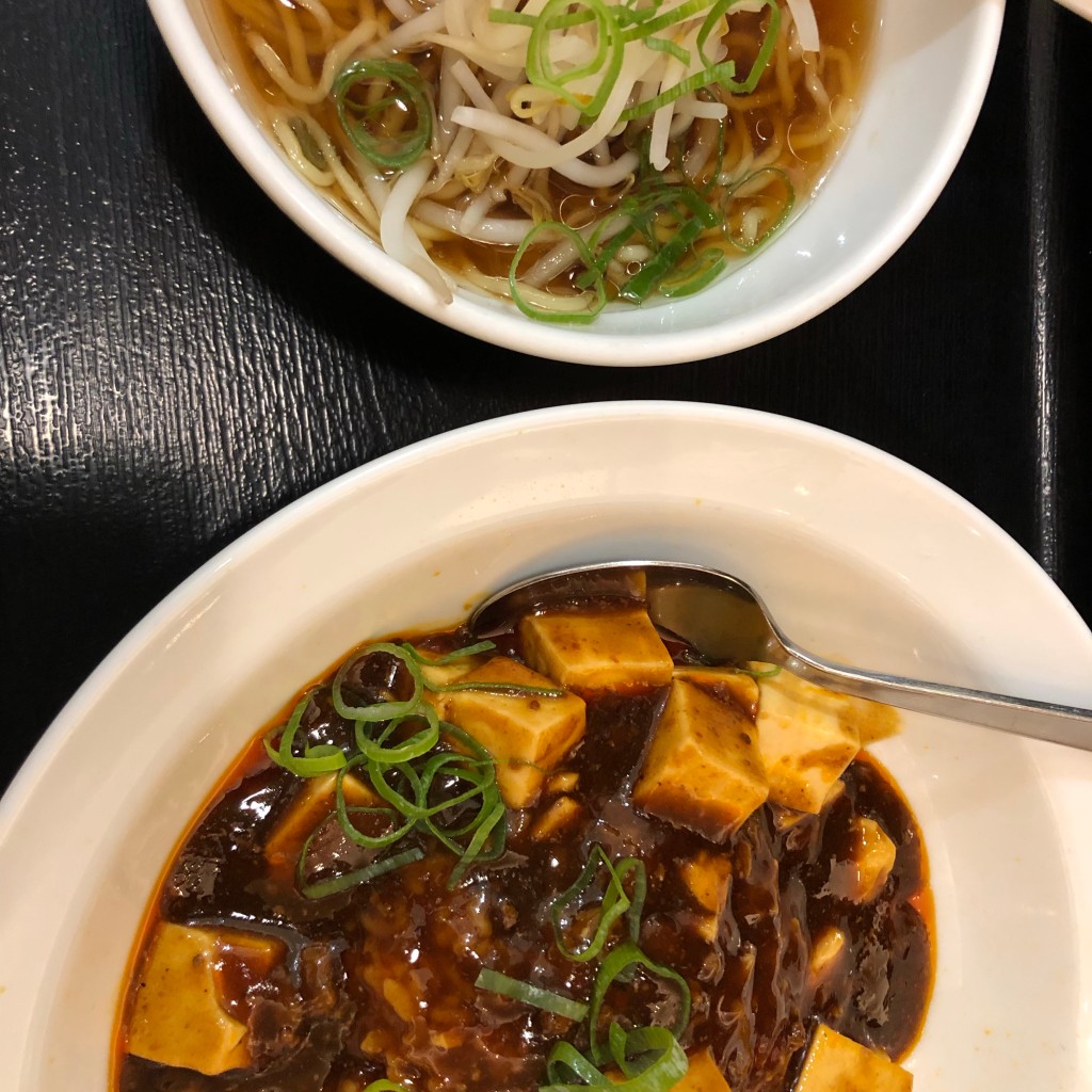 ユーザーが投稿した麻婆丼半ラーメンセットの写真 - 実際訪問したユーザーが直接撮影して投稿した北砂中華料理チャーハン達人 北砂店の写真