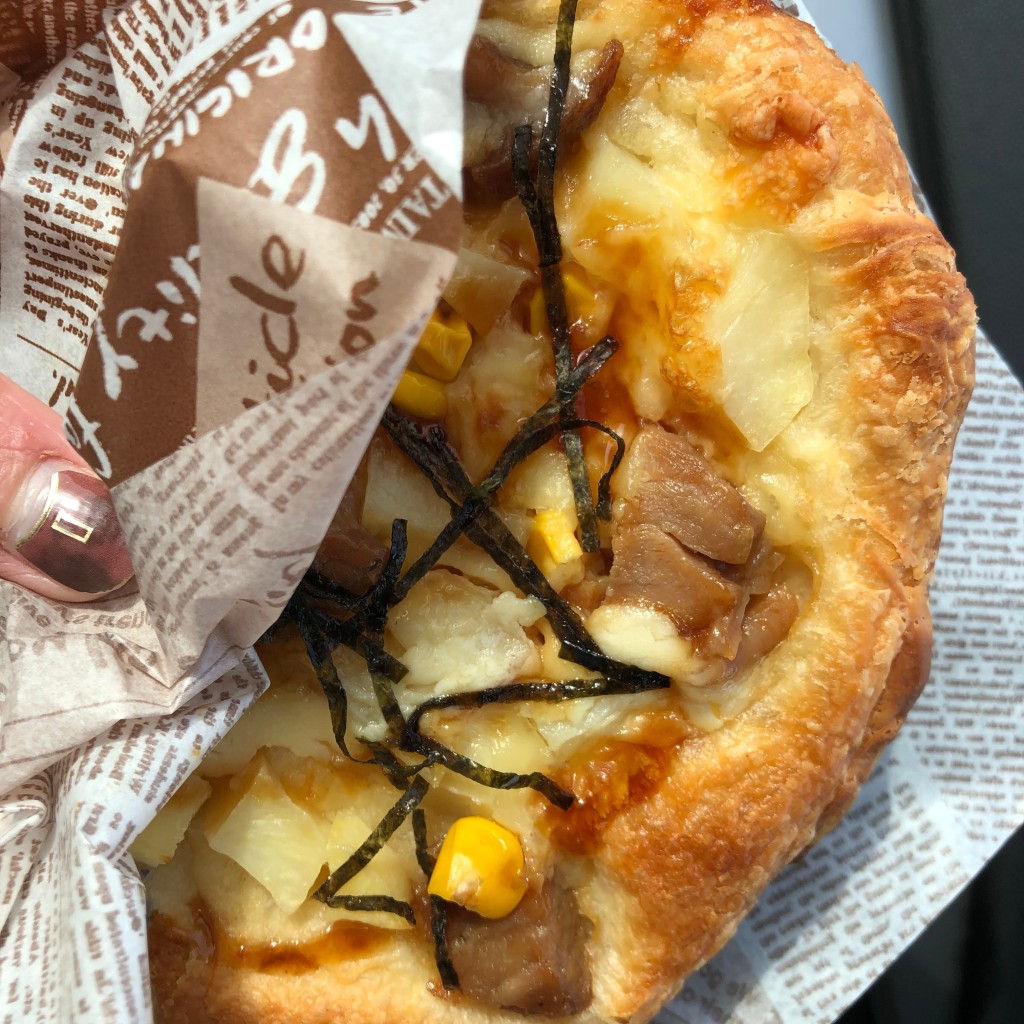 ユーザーが投稿したてりやきチキンピザの写真 - 実際訪問したユーザーが直接撮影して投稿した古川長岡針ベーカリータケダベーカリーの写真