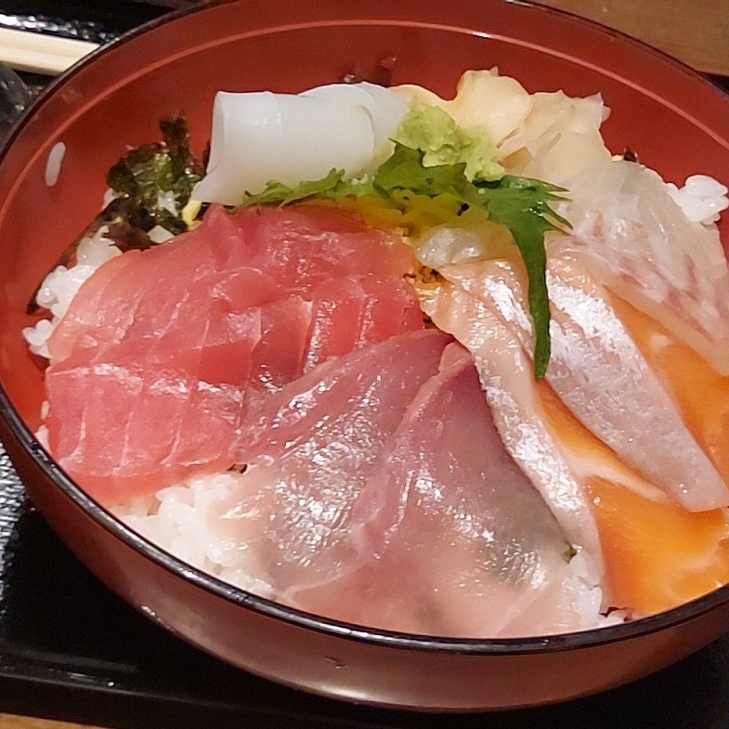 ユーザーが投稿した海鮮丼の写真 - 実際訪問したユーザーが直接撮影して投稿した本町寿司すし左衛門の写真