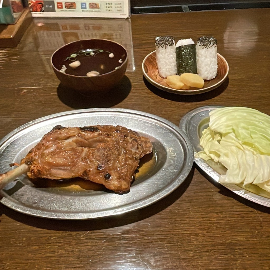 かずくんグルメと旅行さんが投稿した浜町鶏料理のお店骨付鳥 一鶴 丸亀本店/ホネツキドリイッカクマルガメホンテンの写真