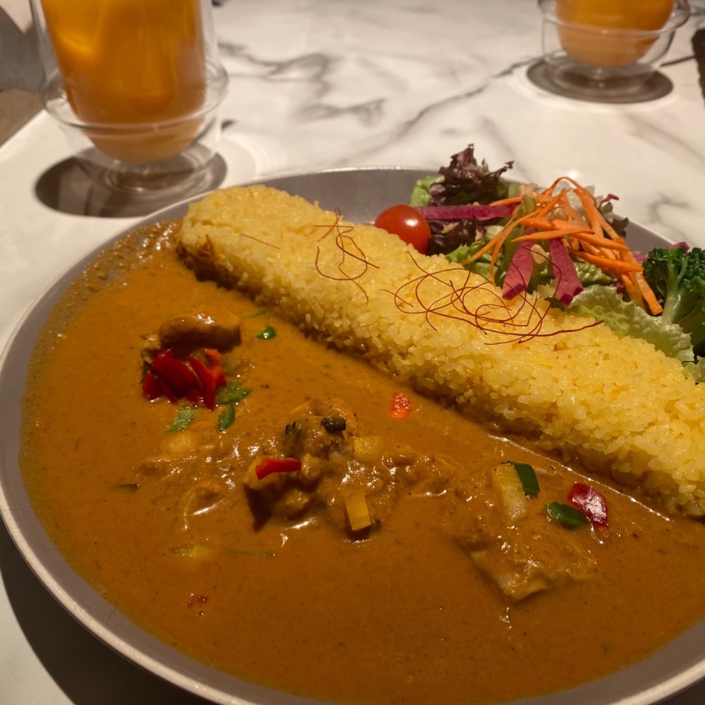 ユーザーが投稿したThis Week' s Curry Plateの写真 - 実際訪問したユーザーが直接撮影して投稿した丸の内インド料理バンゲラズスパイス ビストロ&カフェ 東京駅店の写真