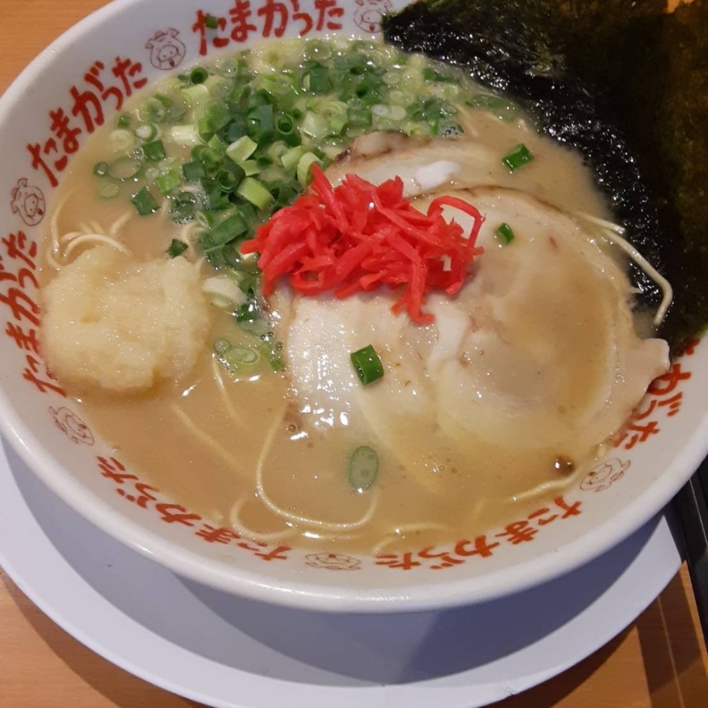 ユーザーが投稿した豚骨ラーメンの写真 - 実際訪問したユーザーが直接撮影して投稿した南幸ラーメン / つけ麺たまがった 横浜駅西口店の写真