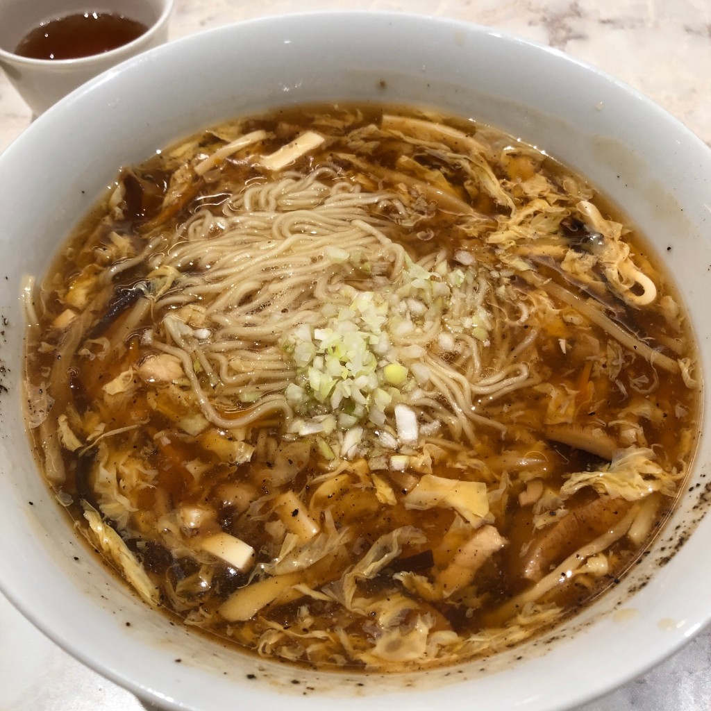ユーザーが投稿した平日 サンラータン麺の写真 - 実際訪問したユーザーが直接撮影して投稿した西新宿中華料理京鼎樓 新宿住友ビル店の写真
