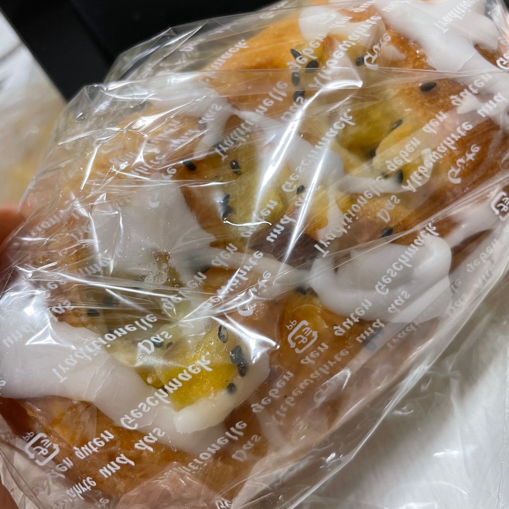 ユーザーが投稿したゴマ香る金時ワッサンの写真 - 実際訪問したユーザーが直接撮影して投稿した三宮町ベーカリー神戸グーテ 本店の写真