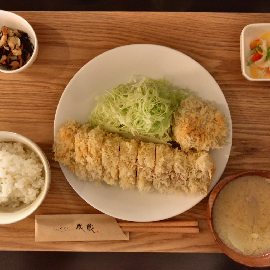 ユーザーが投稿した特ロースかつ+シャ豚ブリアンかつ付定食の写真 - 実際訪問したユーザーが直接撮影して投稿した成田東とんかつとんかつ成蔵の写真