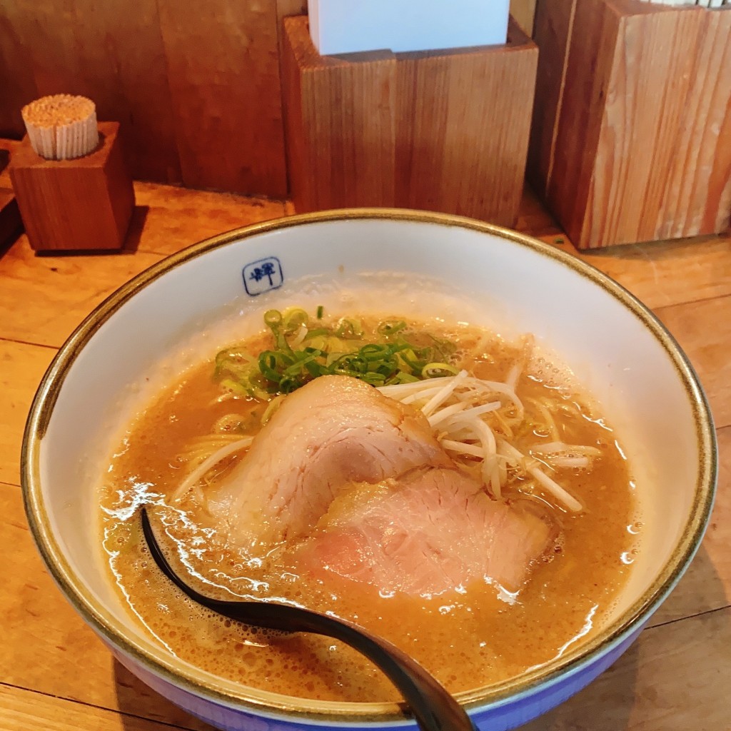 yuriacさんが投稿した天満橋ラーメン専門店のお店麺や 輝 天満橋店/メンヤ テル テンマンバシテンの写真