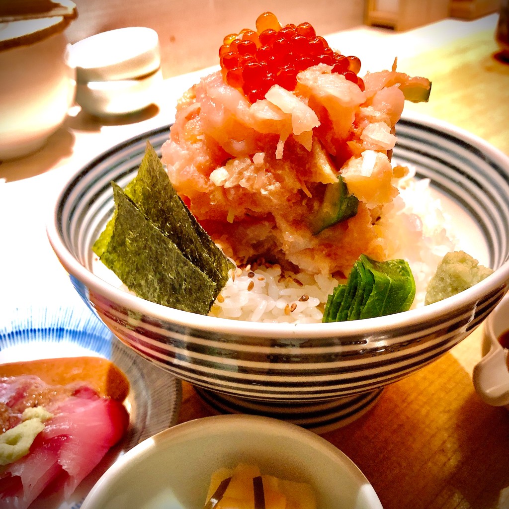 yummy-さんが投稿した日本橋丼もののお店日本橋海鮮丼 つじ半 日本橋本店/ニホンバシカイセンドン ツジハン ニホンバシホンテンの写真