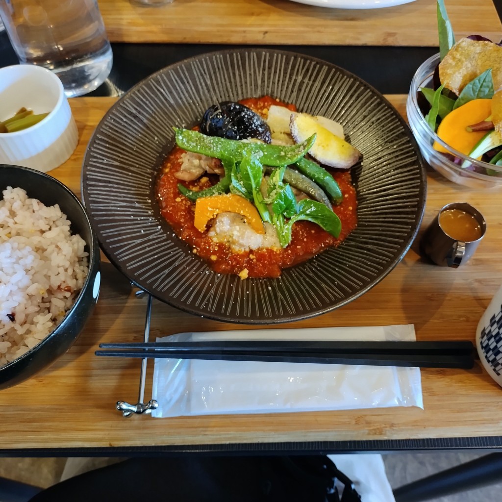 ユーザーが投稿した野菜と豚バラ肉のオーブン焼き定の写真 - 実際訪問したユーザーが直接撮影して投稿した中町カフェはなまるキッチンの写真