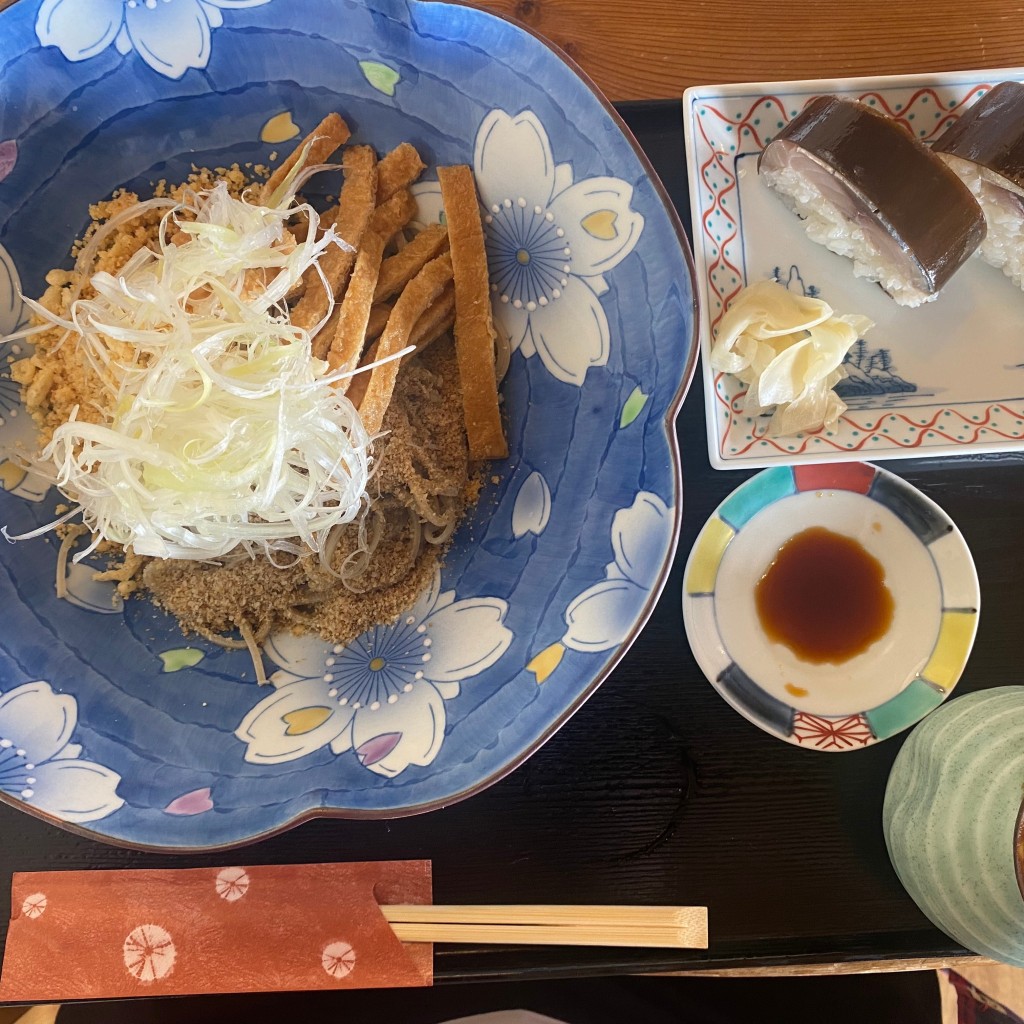 ユーザーが投稿した蕎麦、鯖寿司の写真 - 実際訪問したユーザーが直接撮影して投稿した鵜川そば白ひげ蕎麦の写真