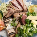 カツオのたたき - 実際訪問したユーザーが直接撮影して投稿した宇佐町宇佐魚介 / 海鮮料理新漁丸の写真のメニュー情報