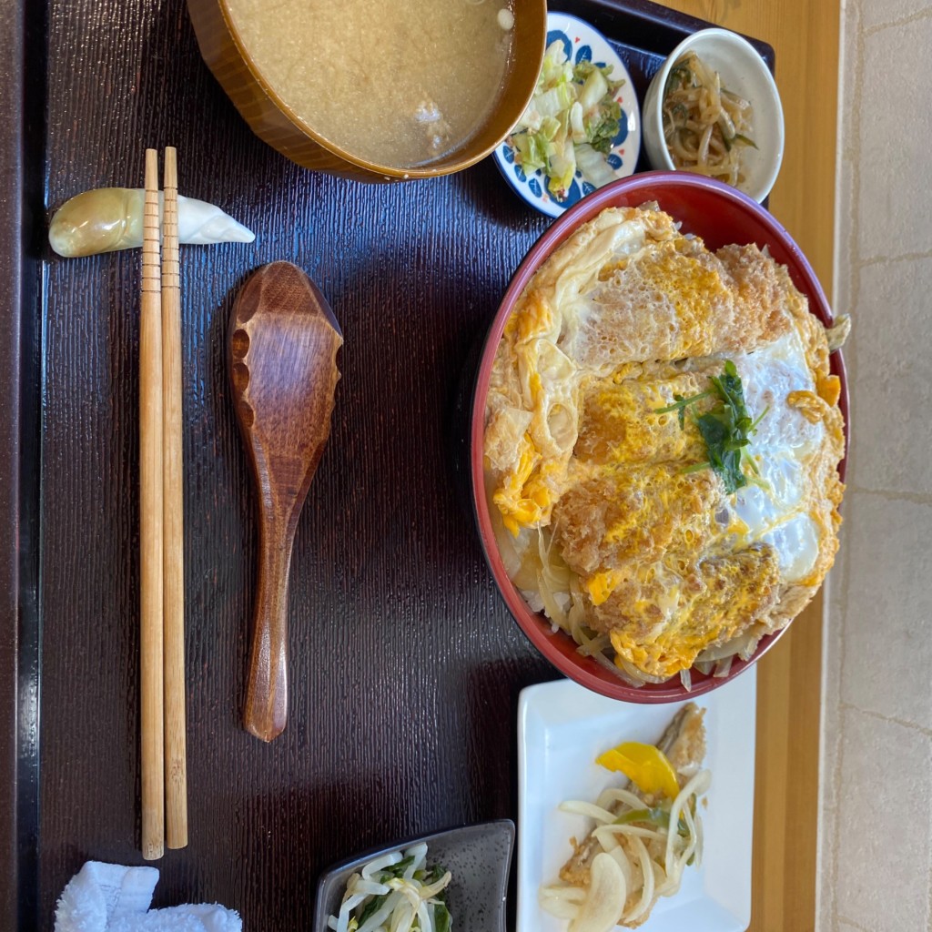 ユーザーが投稿したかつ丼定食の写真 - 実際訪問したユーザーが直接撮影して投稿した宮代弁当 / おにぎりマミーの写真