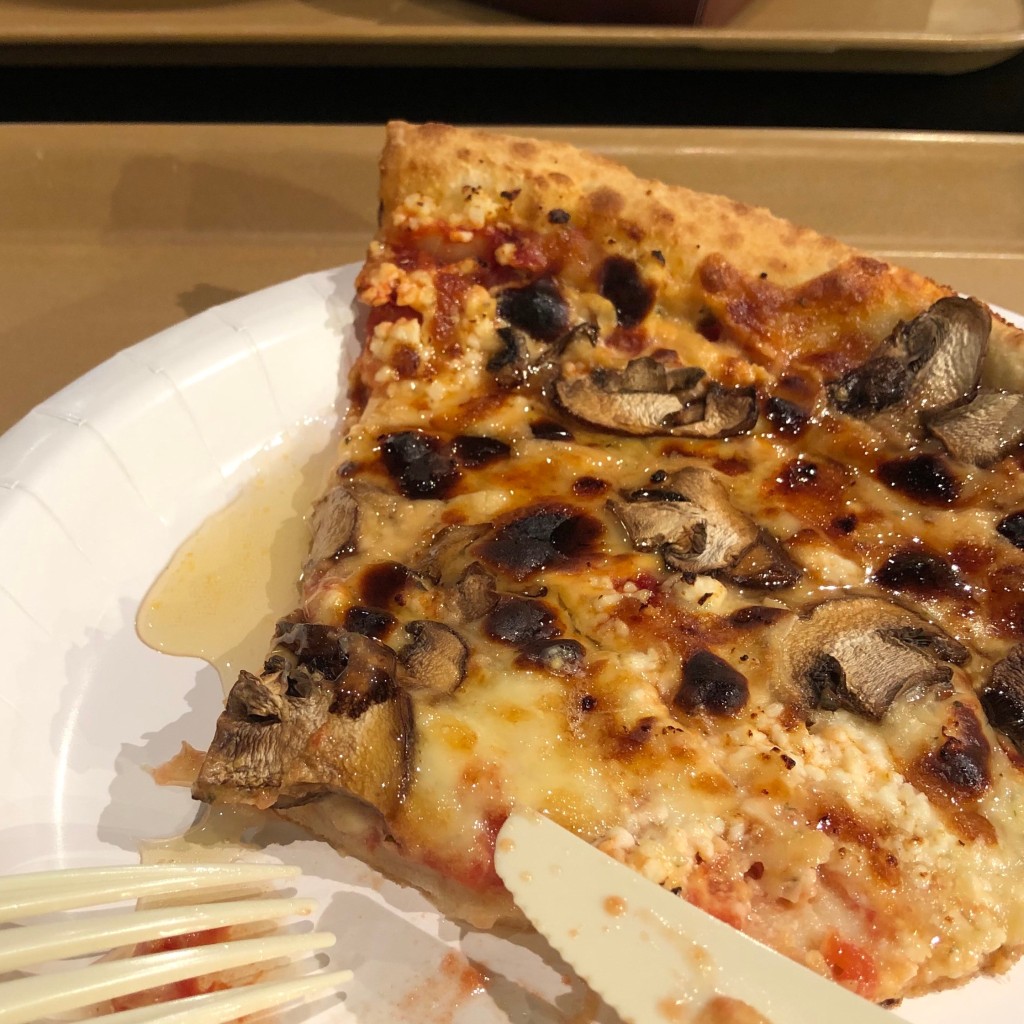 ユーザーが投稿したピザ (クアトロ)の写真 - 実際訪問したユーザーが直接撮影して投稿した桜島ピザルイズ N.Y. ピザ パーラーの写真