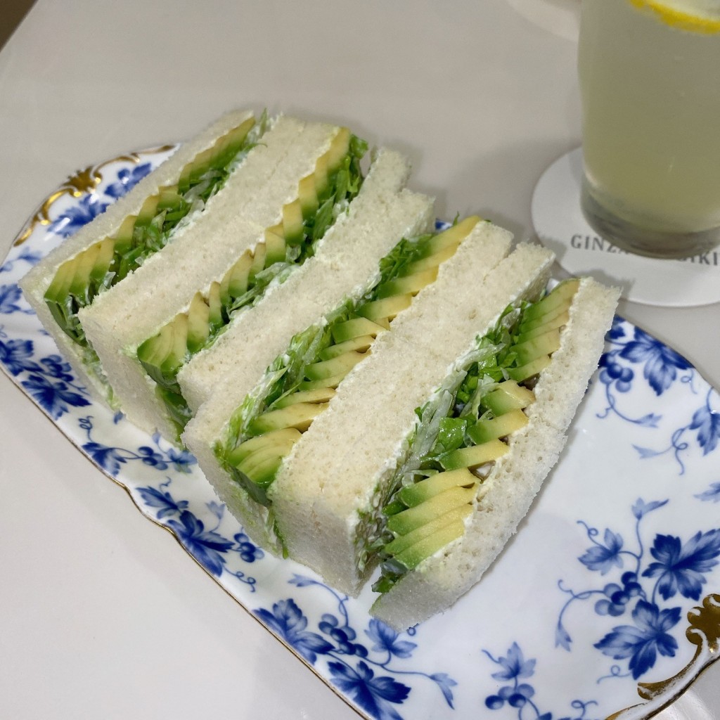 ユーザーが投稿したアボカドサンドイッチの写真 - 実際訪問したユーザーが直接撮影して投稿した銀座カフェ銀座千疋屋 銀座本店フルーツパーラーの写真