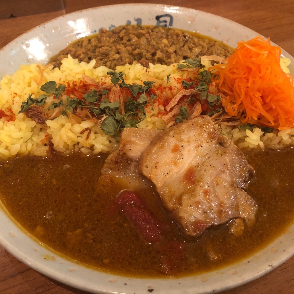 ユーザーが投稿したチキンカレーあいがけの写真 - 実際訪問したユーザーが直接撮影して投稿した北沢カレーカレーの店 八月の写真