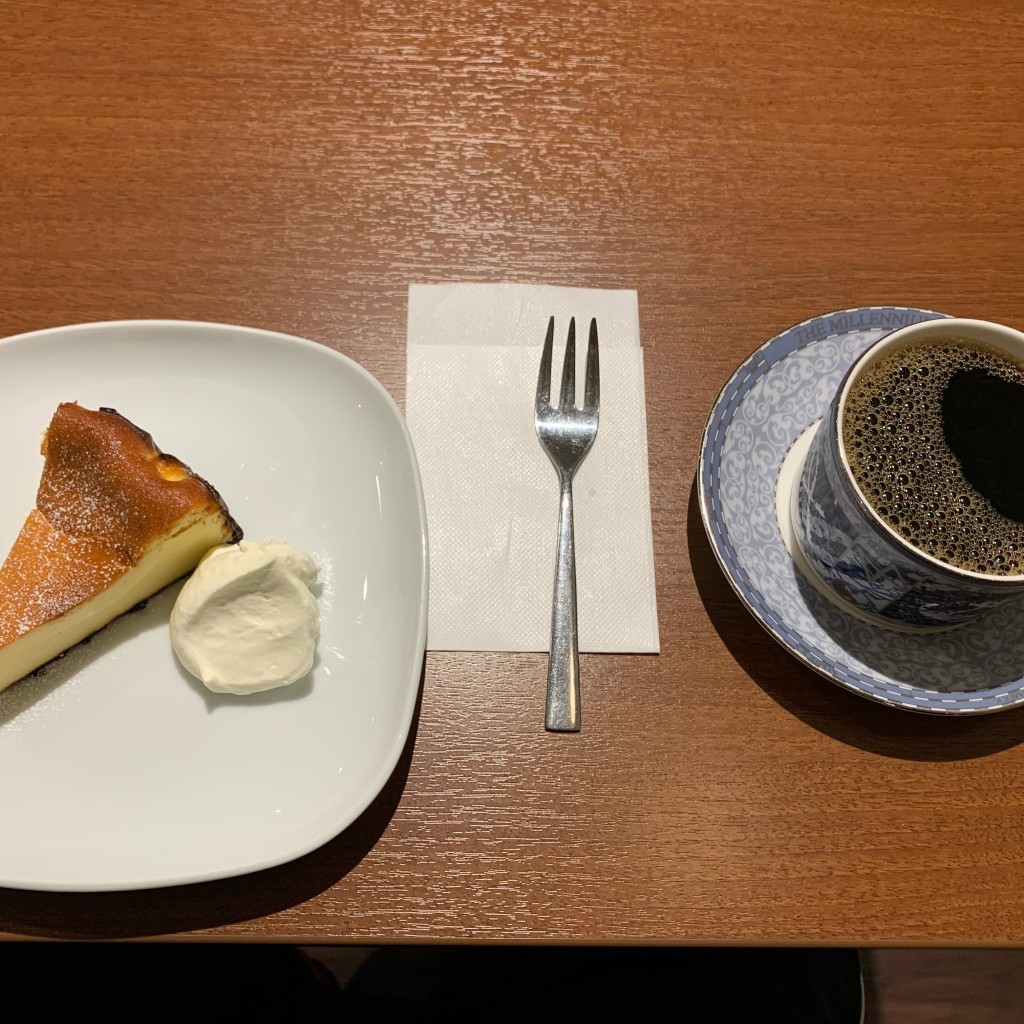ユーザーが投稿したケーキセットの写真 - 実際訪問したユーザーが直接撮影して投稿した上谷カフェランバー ルーム コーヒーの写真