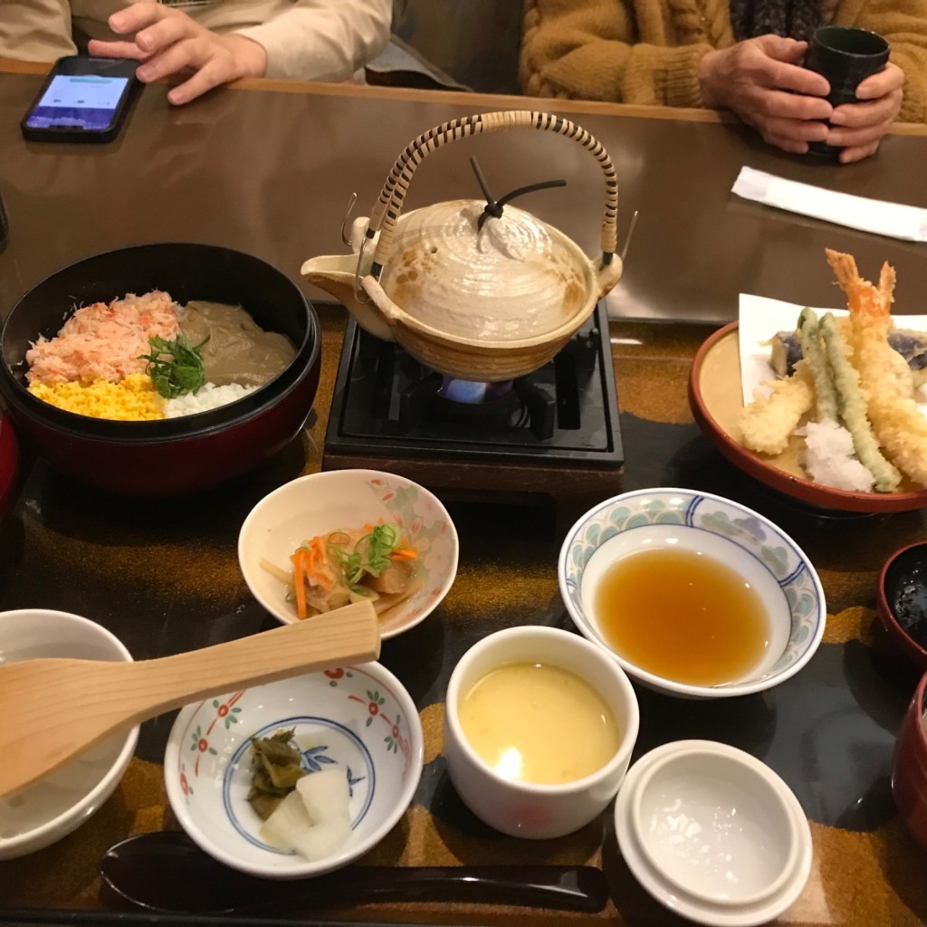 ユーザーが投稿したF かにめし天ぷらセットの写真 - 実際訪問したユーザーが直接撮影して投稿した一宮和食 / 日本料理かもがた亭 岡山一宮店の写真