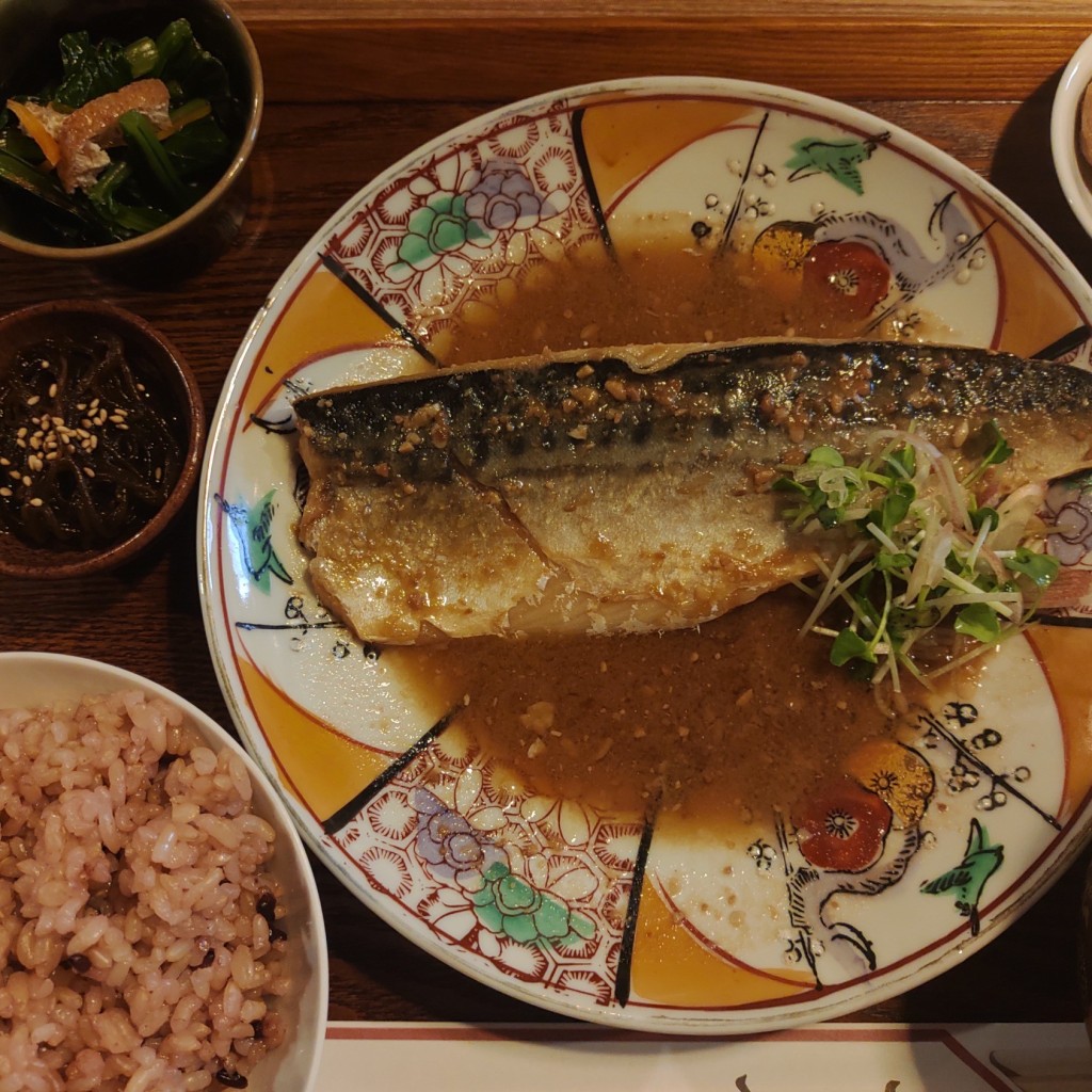 ユーザーが投稿した鯖の味噌煮定食の写真 - 実際訪問したユーザーが直接撮影して投稿した本町定食屋玄米食堂 番の写真