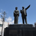実際訪問したユーザーが直接撮影して投稿した福寿町浅平銅像大野伴睦夫妻の像の写真