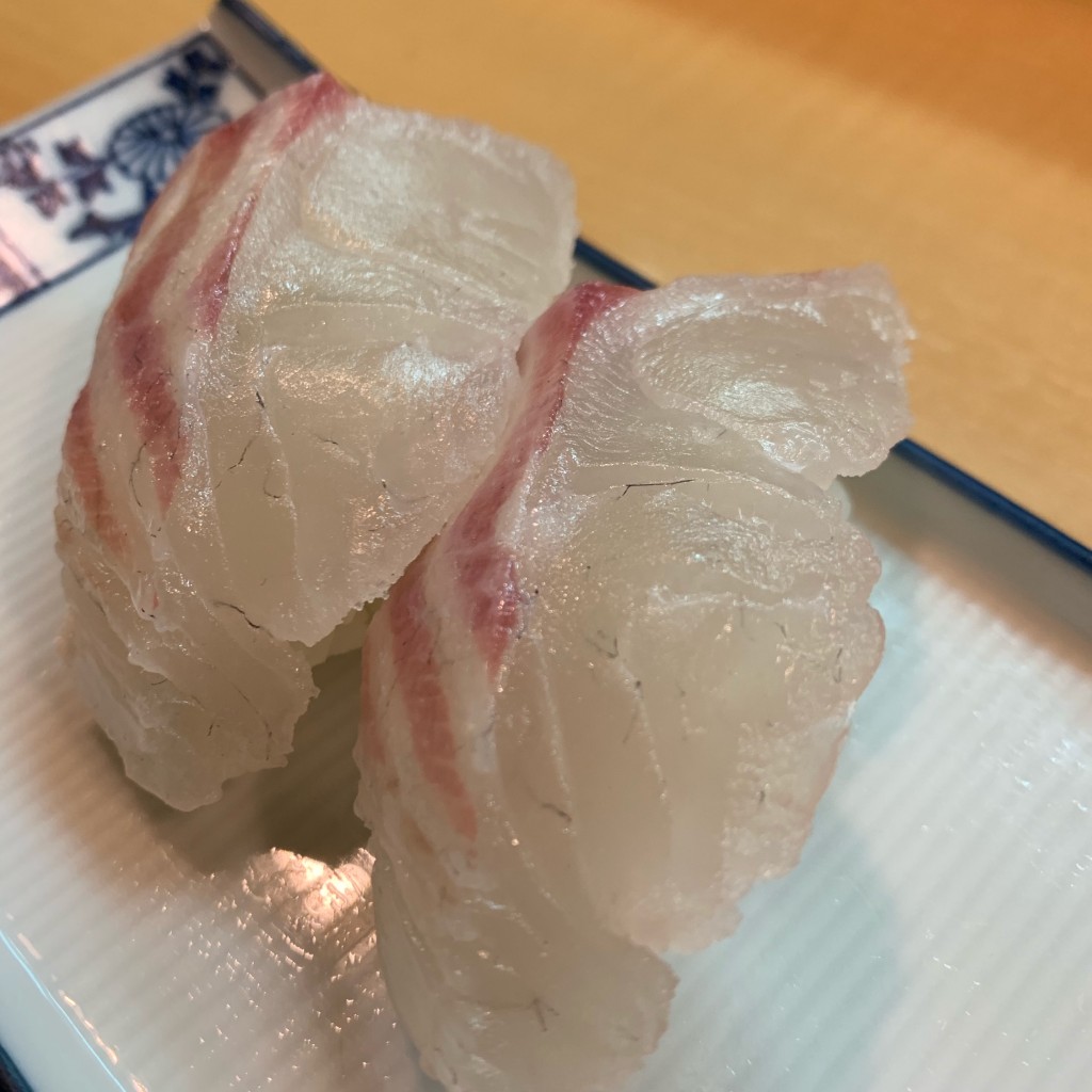 ユーザーが投稿した鯛の写真 - 実際訪問したユーザーが直接撮影して投稿した緑ヶ丘寿司いなさ寿司の写真