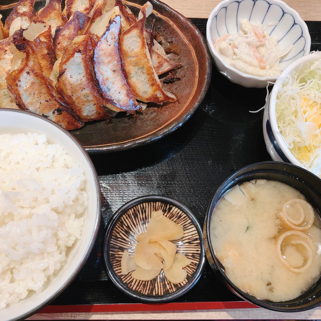 ユーザーが投稿したlunch餃子定食の写真 - 実際訪問したユーザーが直接撮影して投稿した上野餃子餃子製造販売店 上野いち五郎の写真