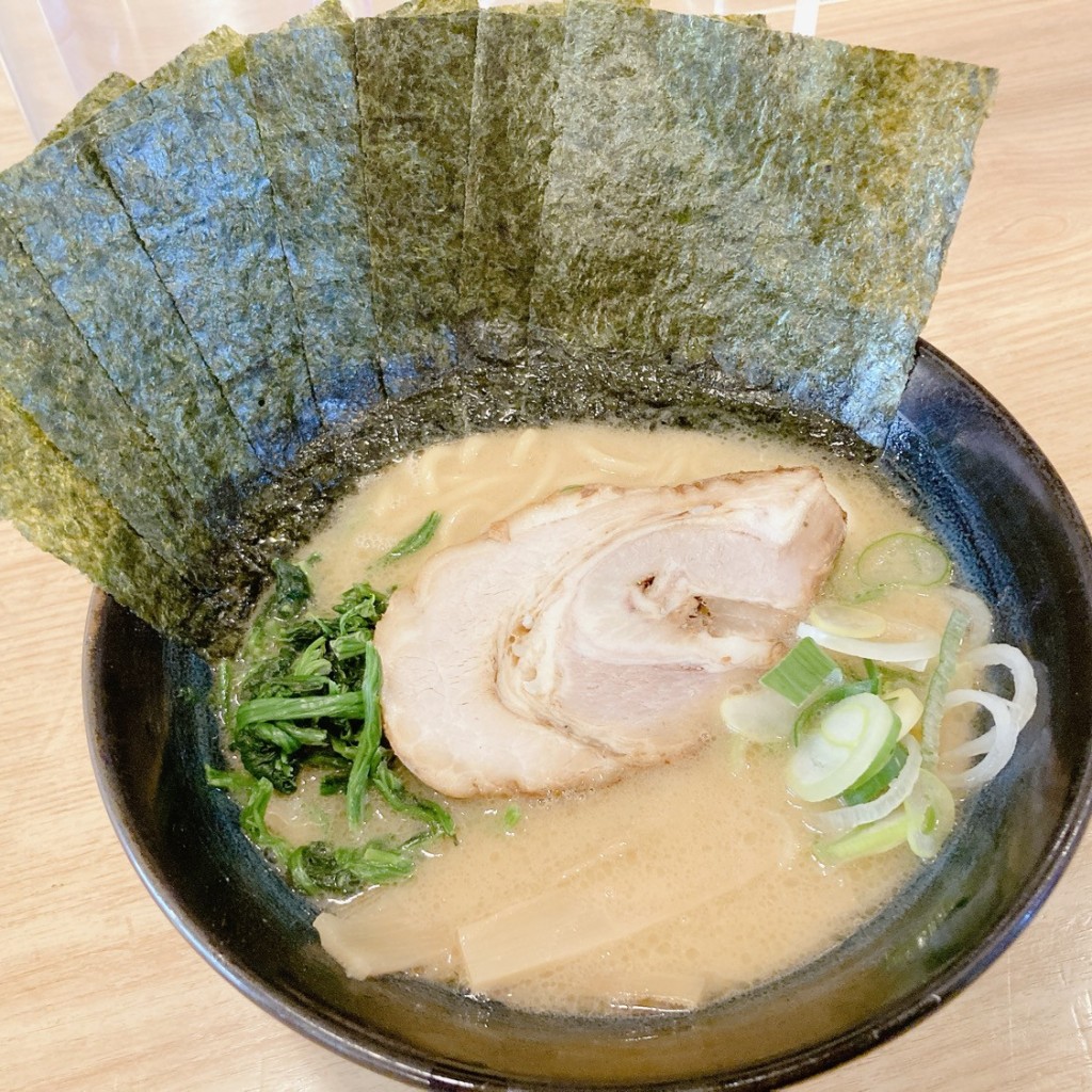 実際訪問したユーザーが直接撮影して投稿した幸町ラーメン / つけ麺横浜家系ラーメン 麵屋 神崎の写真