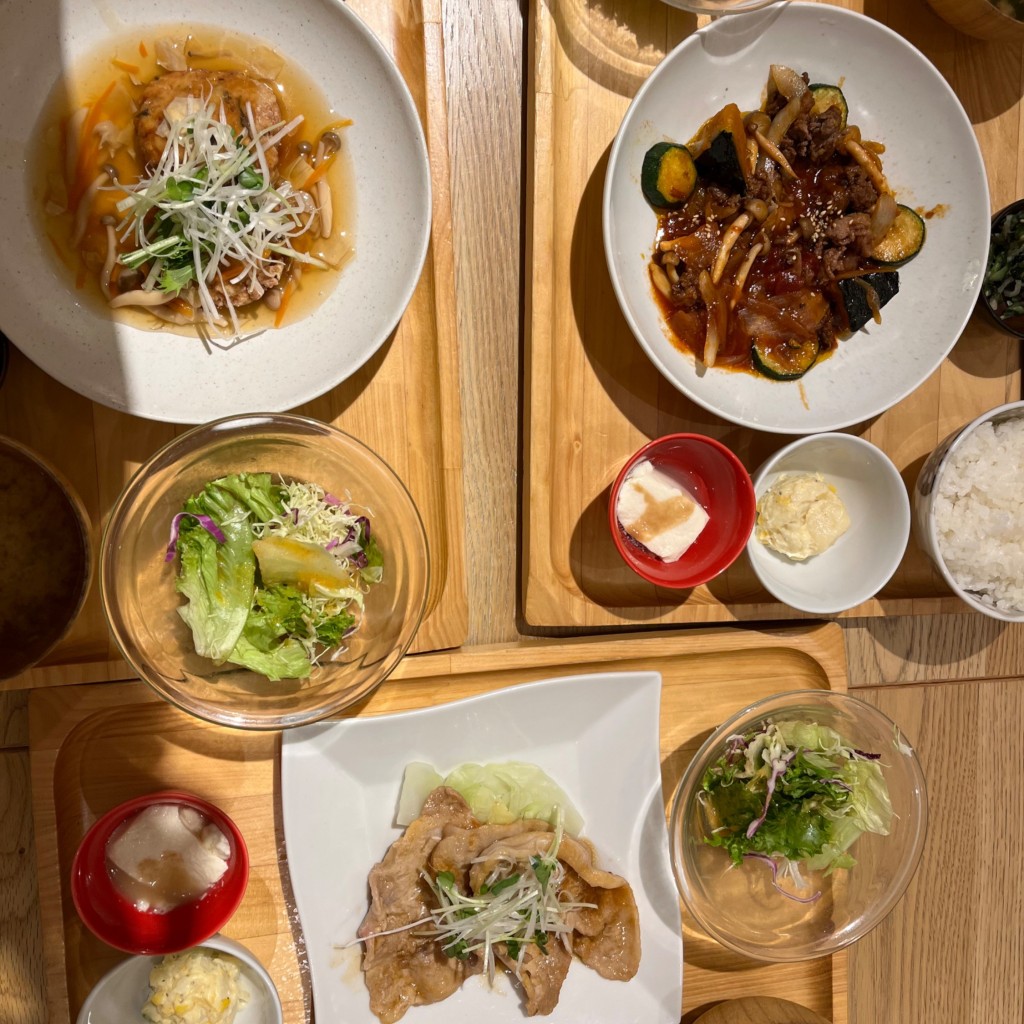 ユーザーが投稿した[定]牛肉のトマト炒めの写真 - 実際訪問したユーザーが直接撮影して投稿した青海定食屋おぼんdeごはん ダイバーシティ東京プラザ店の写真