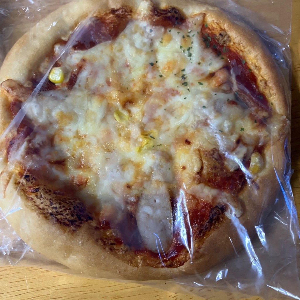 ユーザーが投稿したピザパンの写真 - 実際訪問したユーザーが直接撮影して投稿した西二十四条南ベーカリーLittle West Bakeryの写真