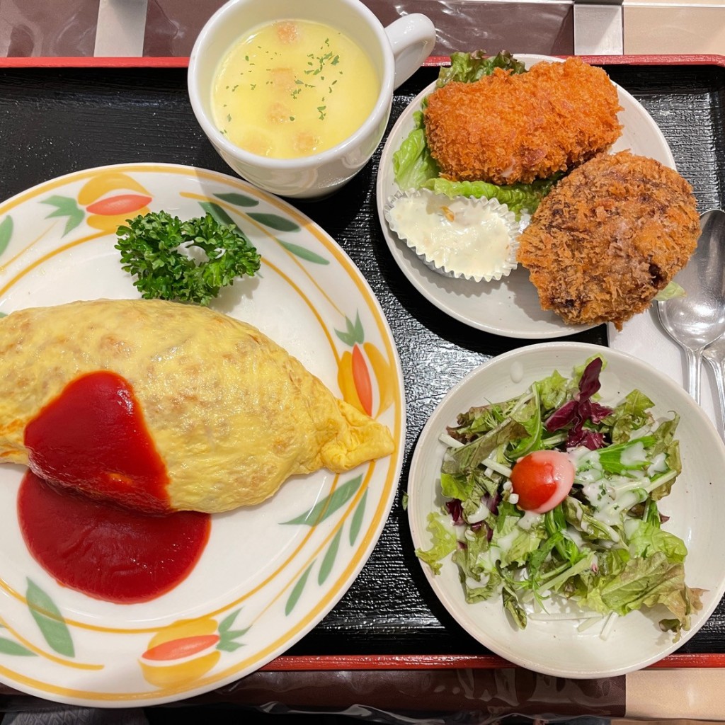 ユーザーが投稿したメンチカツの写真 - 実際訪問したユーザーが直接撮影して投稿した新宿洋食はやしやの写真