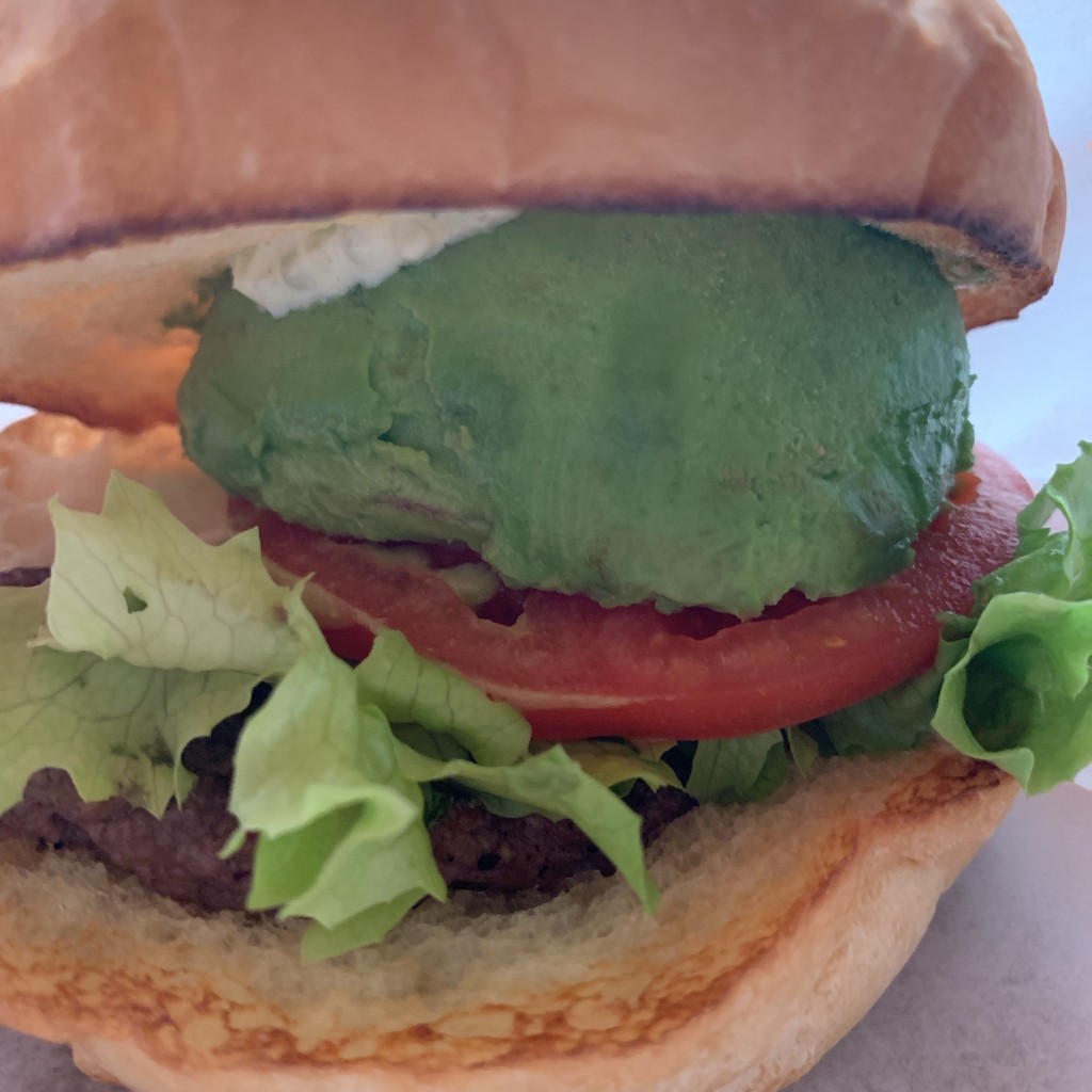 ユーザーが投稿したアボカドわさびバーガーの写真 - 実際訪問したユーザーが直接撮影して投稿した大手町ハンバーガーthe 3rd Burger Otemachi One店の写真