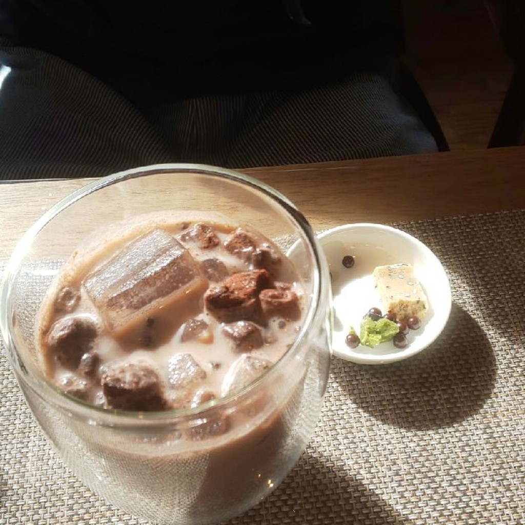ユーザーが投稿したチョコレートドリンク アイスの写真 - 実際訪問したユーザーが直接撮影して投稿した藤巻町チョコレート久遠チョコレート 名古屋藤巻の写真