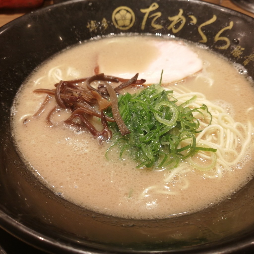 Kosugi33さんが投稿した小杉町ラーメン / つけ麺のお店博多豚骨 たかくら/はかたとんこつたかくらむさしこすぎてんの写真