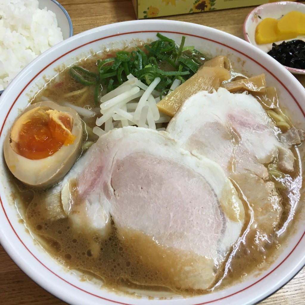 実際訪問したユーザーが直接撮影して投稿した鴨島町上下島ラーメン / つけ麺らー麺 ふじもとの写真