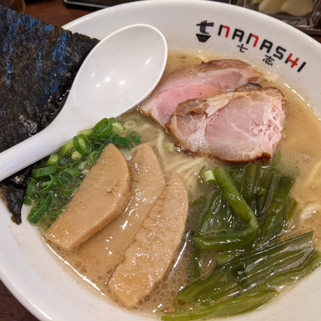 うさまるんさんが投稿した榎が丘ラーメン専門店のお店七志 青葉台店/ナナシ トンコツヘン アオバダイテンの写真