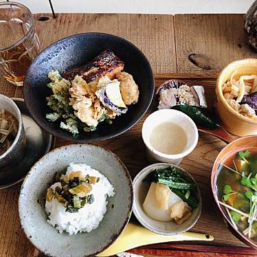 実際訪問したユーザーが直接撮影して投稿した比江カフェ食事と図書 雨風食堂の写真