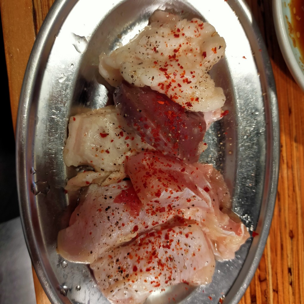 ユーザーが投稿した塩ホルモン×塩鶏ももの写真 - 実際訪問したユーザーが直接撮影して投稿した天神橋ホルモン焼肉ホルモン 肉五郎 横丁店の写真