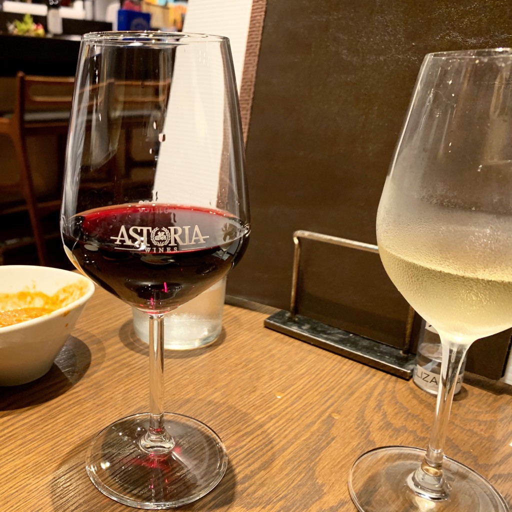 ユーザーが投稿したグラスワインの写真 - 実際訪問したユーザーが直接撮影して投稿した新橋スペイン料理LIZARRAN 新橋店の写真