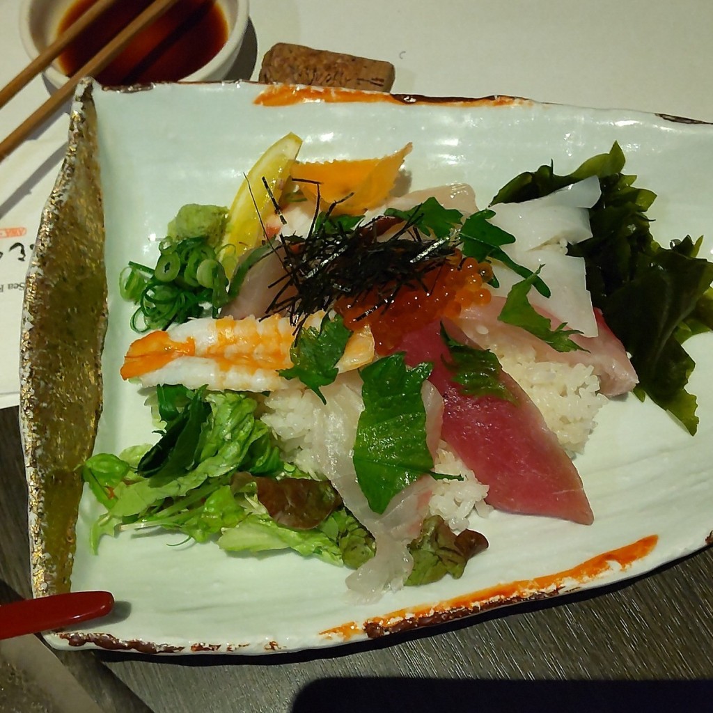 ユーザーが投稿した海鮮丼の写真 - 実際訪問したユーザーが直接撮影して投稿した沖浜東居酒屋阿波 恋しぐれの写真