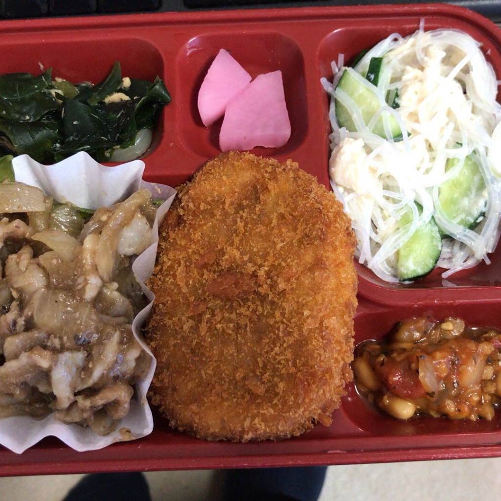 ユーザーが投稿した日替わりランチ(豚肉の豆鼓炒め)弁当の写真 - 実際訪問したユーザーが直接撮影して投稿した本郷弁当 / おにぎり株式会社山路フードシステム 湘南店の写真