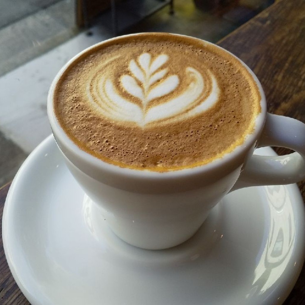 ユーザーが投稿したカフェラテの写真 - 実際訪問したユーザーが直接撮影して投稿した赤城元町コーヒー専門店アカ アマ コーヒー ロースターズ トウキョウの写真