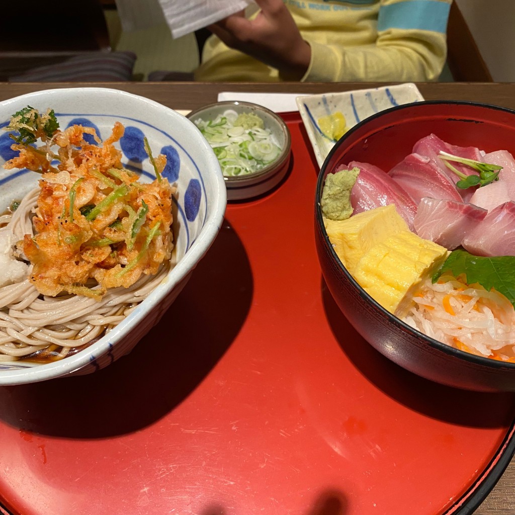 ユーザーが投稿した寒ぶり丼と季節おろしそばの写真 - 実際訪問したユーザーが直接撮影して投稿した善太新田町和食 / 日本料理和食麺処サガミ 富吉店の写真
