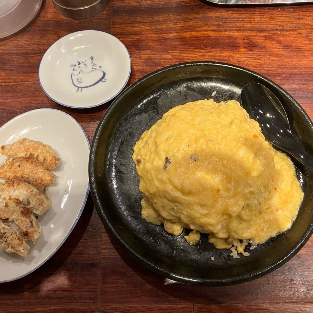 ユーザーが投稿した元祖オムチャーハン 餃子セットの写真 - 実際訪問したユーザーが直接撮影して投稿した天神橋洋食オムちゃん食堂の写真