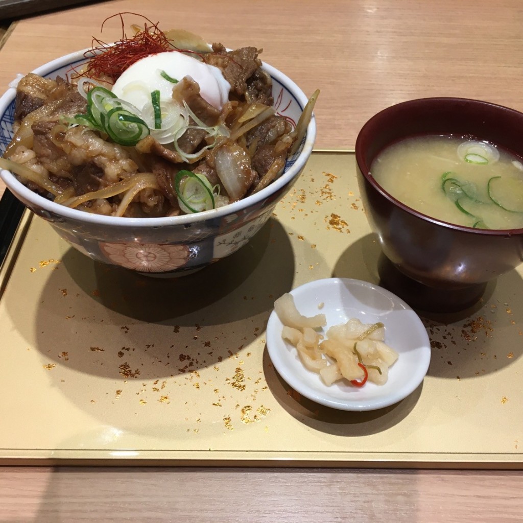 ユーザーが投稿した丼  牛カルビ焼肉の写真 - 実際訪問したユーザーが直接撮影して投稿した庄野羽山和食 / 日本料理花あかり イオンモール鈴鹿店の写真