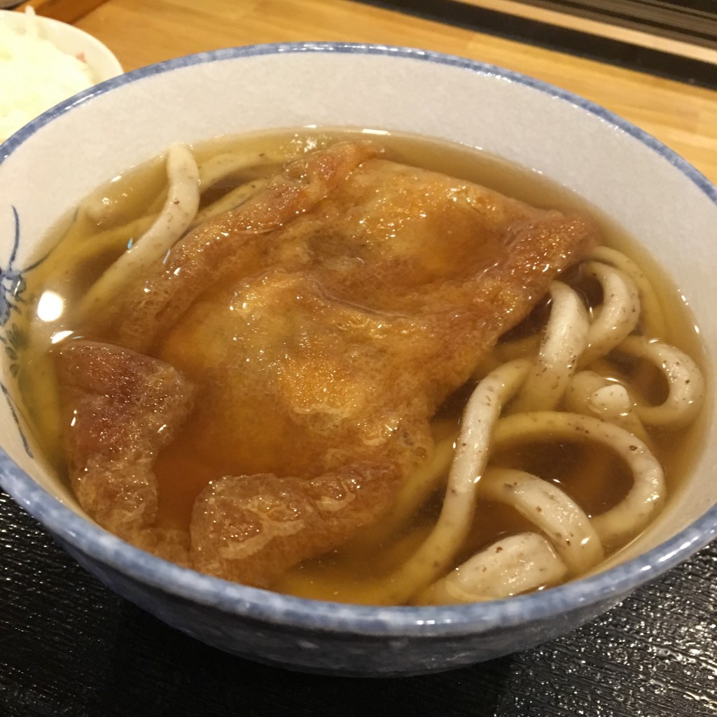 ユーザーが投稿したかけうどん(きつねあげトッピング)の写真 - 実際訪問したユーザーが直接撮影して投稿した福島うどんうどん 讃くの写真