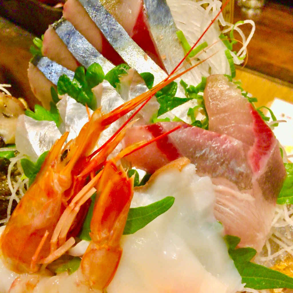 ユーザーが投稿した関サバとお刺身五種盛り合わせの写真 - 実際訪問したユーザーが直接撮影して投稿した中央町寿司寿司ろばた 八條の写真