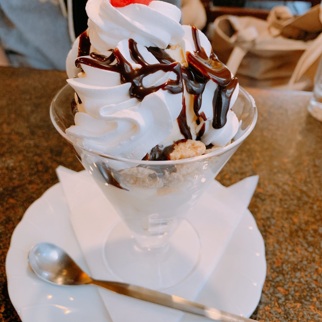 ユーザーが投稿したチョコレートパフェの写真 - 実際訪問したユーザーが直接撮影して投稿した藤沢喫茶店ジュリアンの写真