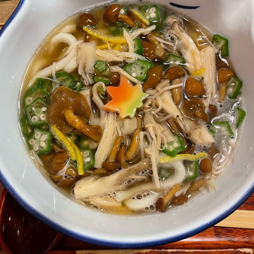 ユーザーが投稿した海鮮丼 (ミニ麺付)の写真 - 実際訪問したユーザーが直接撮影して投稿した小花寿司和食鍋処 すし半 川西店の写真