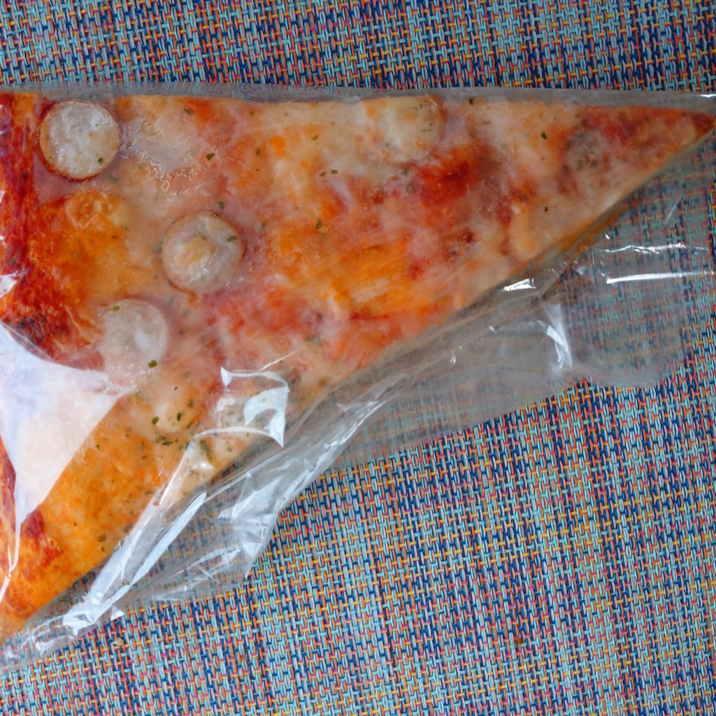 ユーザーが投稿したピザのパンの写真 - 実際訪問したユーザーが直接撮影して投稿した滝野川ベーカリーベーカリーモグモグの写真