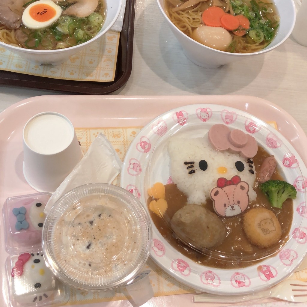 ユーザーが投稿したキティラーメンの写真 - 実際訪問したユーザーが直接撮影して投稿した落合フードコートキャラクターフードコートの写真