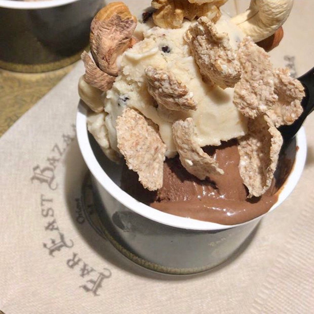 ユーザーが投稿したチョコレート×ラムレーズンの写真 - 実際訪問したユーザーが直接撮影して投稿した西新宿カフェFAR EAST BAZAAR ルミネ新宿店の写真